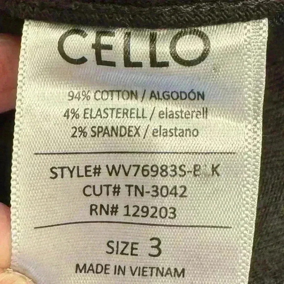 🌈 6/$60, NWT, CELLO Black, High Rise, Distressed, Straight Leg Jeans, 26” - Picture 4 of 8